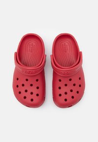 Crocs CLASSIC CLOG KA - Badslippers - pepper