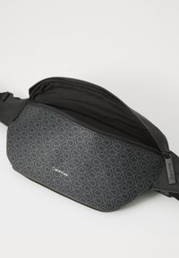 Calvin Klein MUST CLASSIC WAISTBAG MONO - Pojasna torbica - classic black