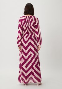 comma MIT UNTER - Długa sukienka