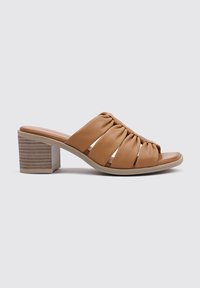 Sandra Fontán TILO - Heeled mules - camel