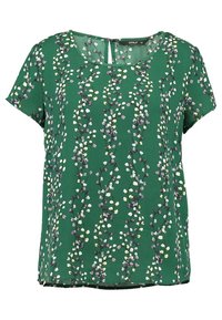 Blusa verde de tela ligera con mangas cortas, que presenta un estampado floral en blanco, púrpura y amarillo, con cuello redondo y corte relajado.