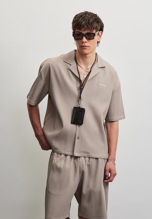 Pegador TROY PLISSEE SUMMER SHIRT - Chemise - warm taupe