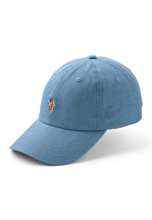 Lichtblauwe denim baseballpet met gebogen klep en klein geborduurd logo van een persoon die op een paard rijdt op het voorste linker paneel.