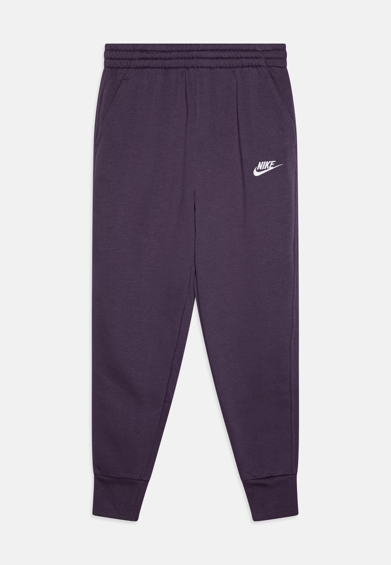 Purpurinės Nike kelnės su elastinga juosmeniu, šoninėmis kišenėmis ir baltu logotipu kairiajame šlaunyje. Minkšta, lygi medžiaga su siaurėjančiomis kojomis.