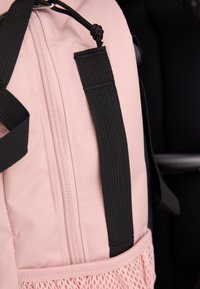 JanSport CENTRAL ADAPTIVE PACK UNISEX - Hátizsák - misty rose