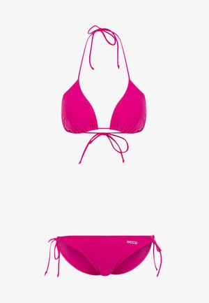 Felroze bikini set met een driehoekige top en verstelbare strikjes. De onderkant is van klassiek model met zijstrikjes en heeft een klein logo-detail.