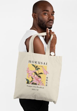 Henry Tiger, APOH LONDON HOKUSAI TRUMPET LILIES - Shopper - natural