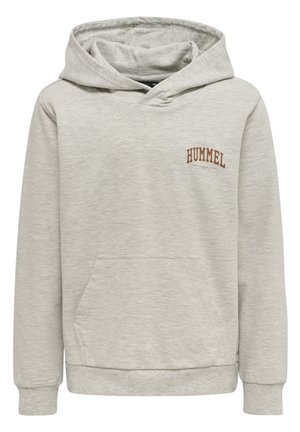 Lichtgrijze hoodie van zacht materiaal. Heeft een voorzak en een geribde zoom. "HUMMEL" logo in bruin op de borst.