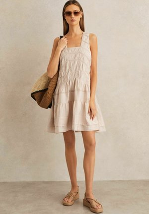 Reiss REGULAR FIT - FELICITY SHIRRED RUFFLE HEM MINI - Freizeitkleid - neutral
