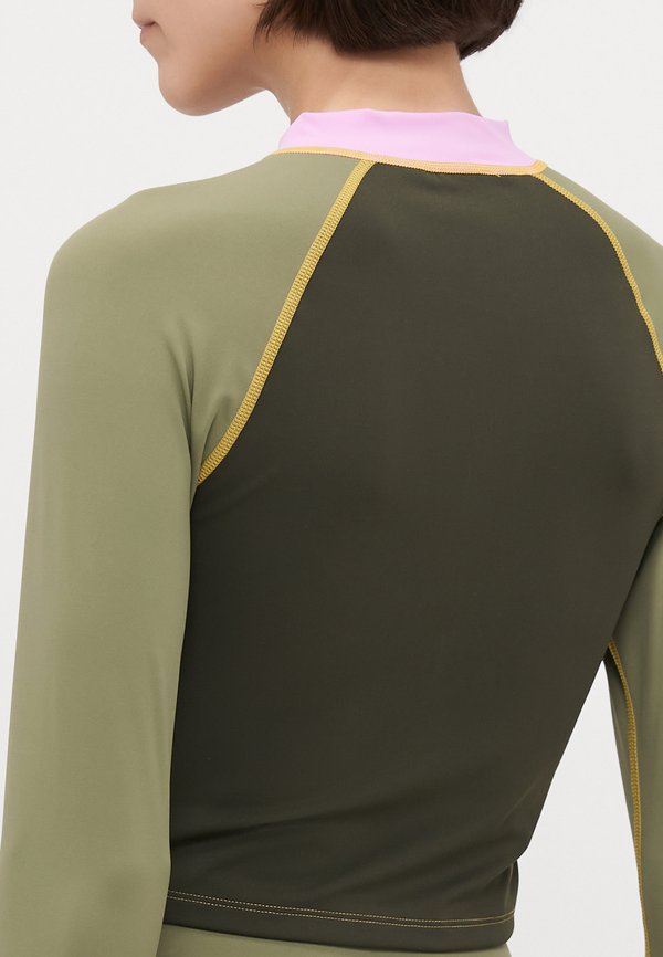 THE CONTOUR RASHGUARD - Bikini top - imbibe3