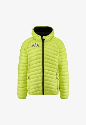 Giacca puffer verde lime con cappuccio, dotata di una cerniera nera e tasche laterali. Logo Kappa in bianco ben visibile nell'area del petto sinistro.