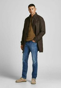 Jack & Jones PREMIUM BLAMELTON SN - Īss mētelis - black coffee