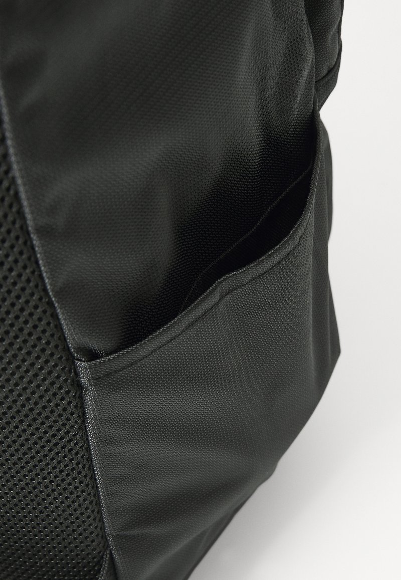 Oakley ESSENTIAL DAY PACK UNISEX - Zaino - blackout