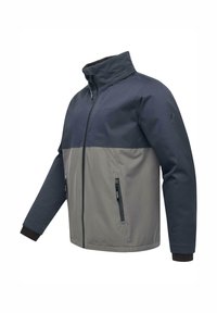 Giacca da uomo bicolore, parte superiore e maniche blu navy, corpo inferiore grigio, zip frontale, tasche laterali con zip, colletto alto, polsini elastici.