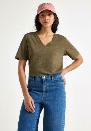 Lindex, LINDEX V-NECK T-SHIRT LINDEX - T-paita - dark dusty green
