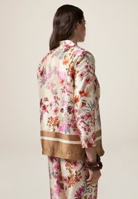 Thumbnail Image 3