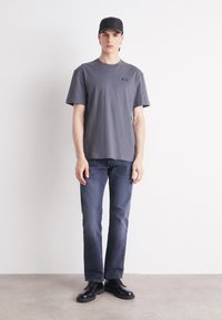 Calvin Klein COMFORT FIT - Jednoduché tričko - iron gate