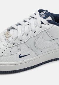 Thumbnail Image 6