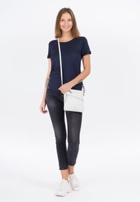 Tamaris - ALESSIA - Cross body bag - white Thumbnail Image 1