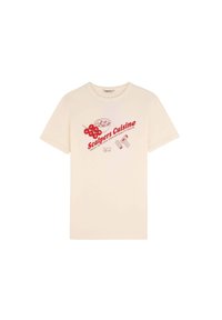 Crème-kleurig katoenen t-shirt met een rode grafische print met tekst en illustraties van voedselitems. Korte mouwen en een standaard pasvorm.