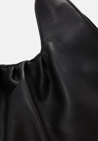 Gina Tricot BECKY BAG - Saco de mão - black