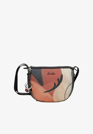 Borsa a tracolla con design astratto arancione, beige e nero, tracolla nera regolabile, cerniera argento e portachiavi a forma di mezzaluna.