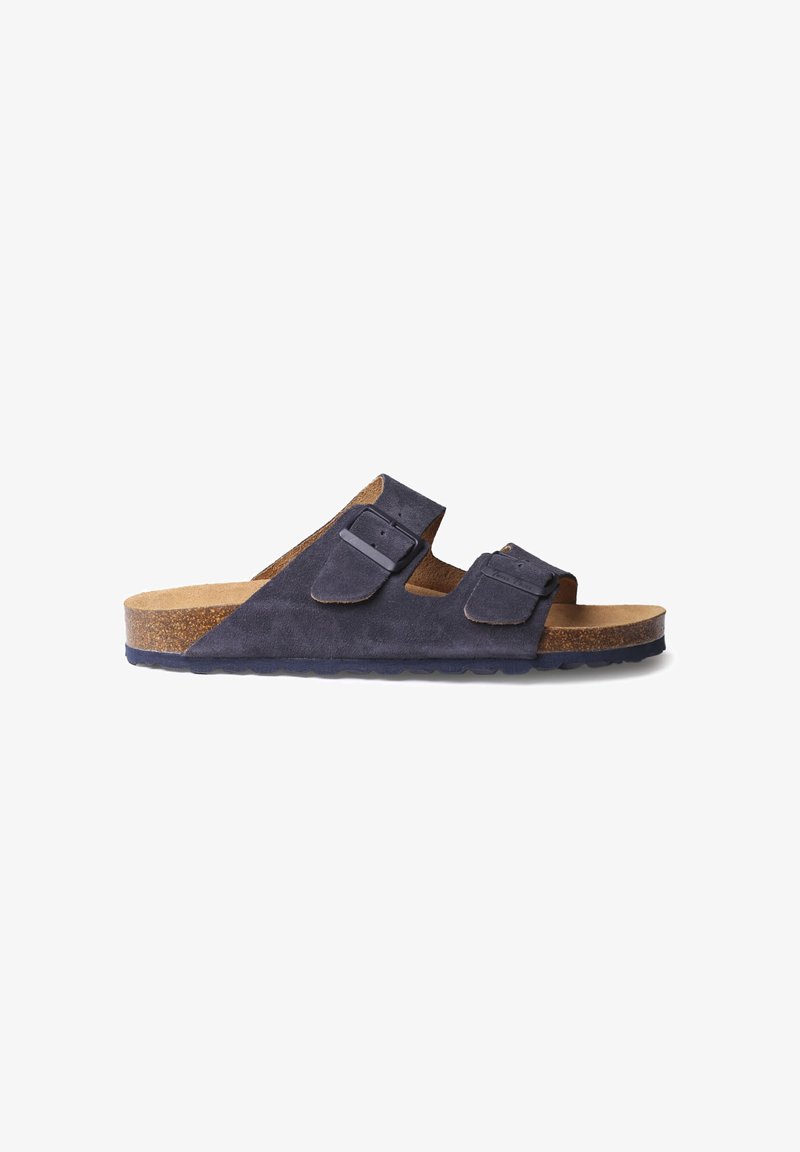 Sandal in camoscio blu navy con due cinturini regolabili, una soletta in sughero e una suola in gomma testurizzata per una migliore aderenza.