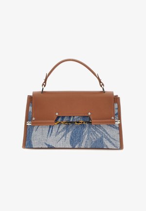 Borsa a mano in pelle marrone con fronte in tessuto a motivo floreale blu, caratterizzata da una forma strutturata, manico superiore e dettagli in metallo dorato.