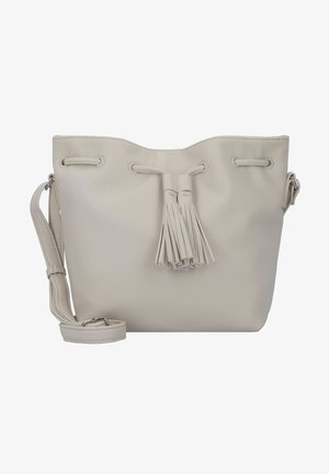Lysegrå spandtaske lavet af struktureret læder. Har en snørelukning og en frynse foran som detalje. Inkluderer en aftagelig skulderrem.