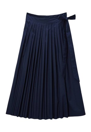 Jupe midi plissée bleu marine avec une large ceinture et un nœud noué sur le côté droit.