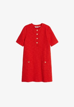 Czerwona sukienka krótki rękaw z fakturowanej tkaniny, z zapięciem na guziki i dwiema przednimi kieszeniami z metalowymi akcentami.