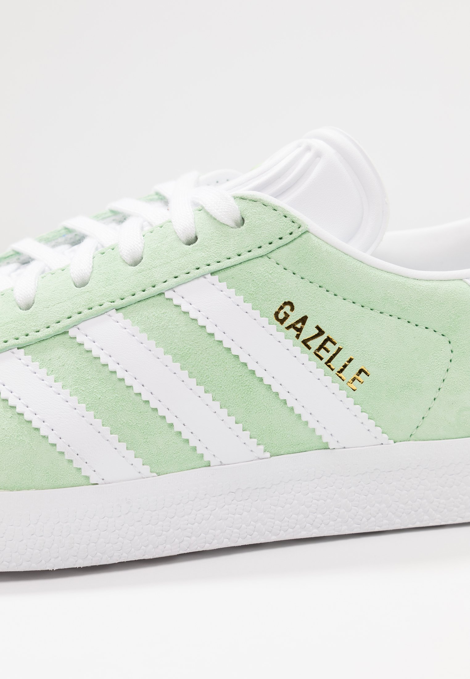 gazelle verte clair