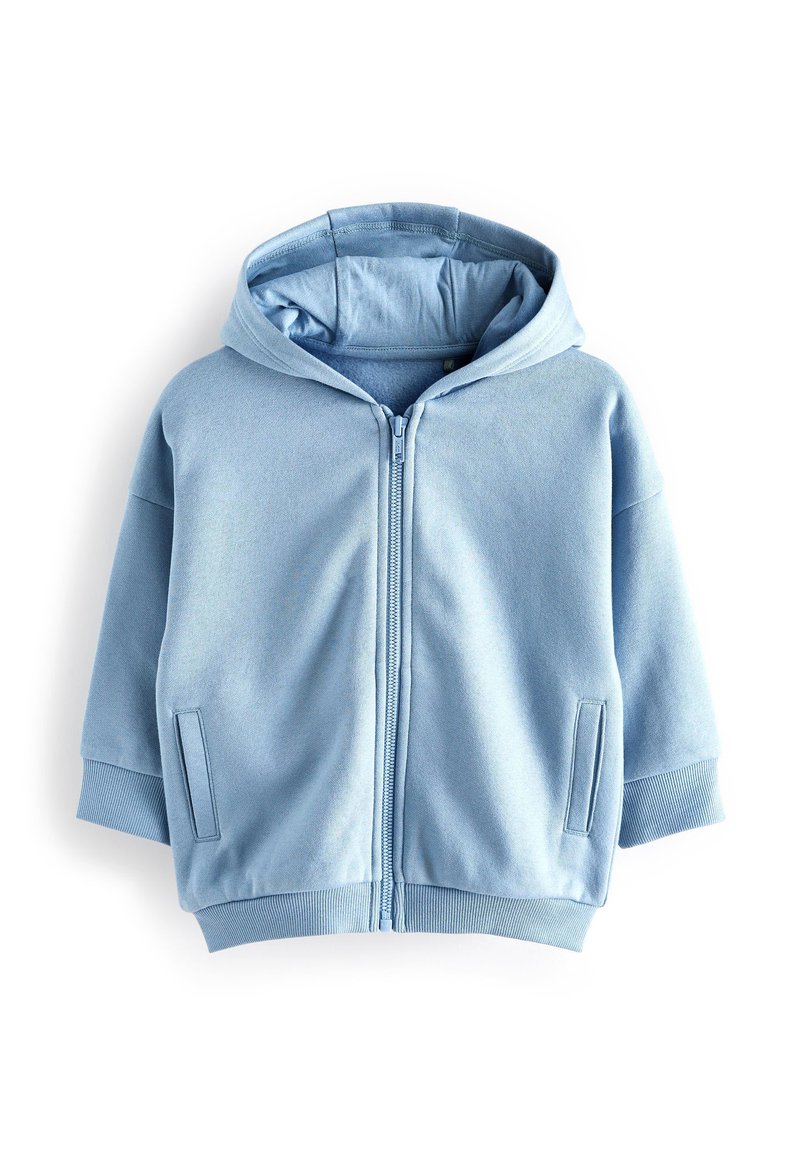 Sudadera con cremallera de color azul claro, hecha de un tejido suave, que cuenta con una gran capucha, puños acanalados y dos bolsillos laterales. Textura lisa con un diseño casual.