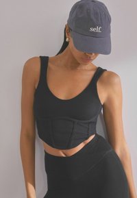 Self. SELF. SCOOP NECK   - Top - black