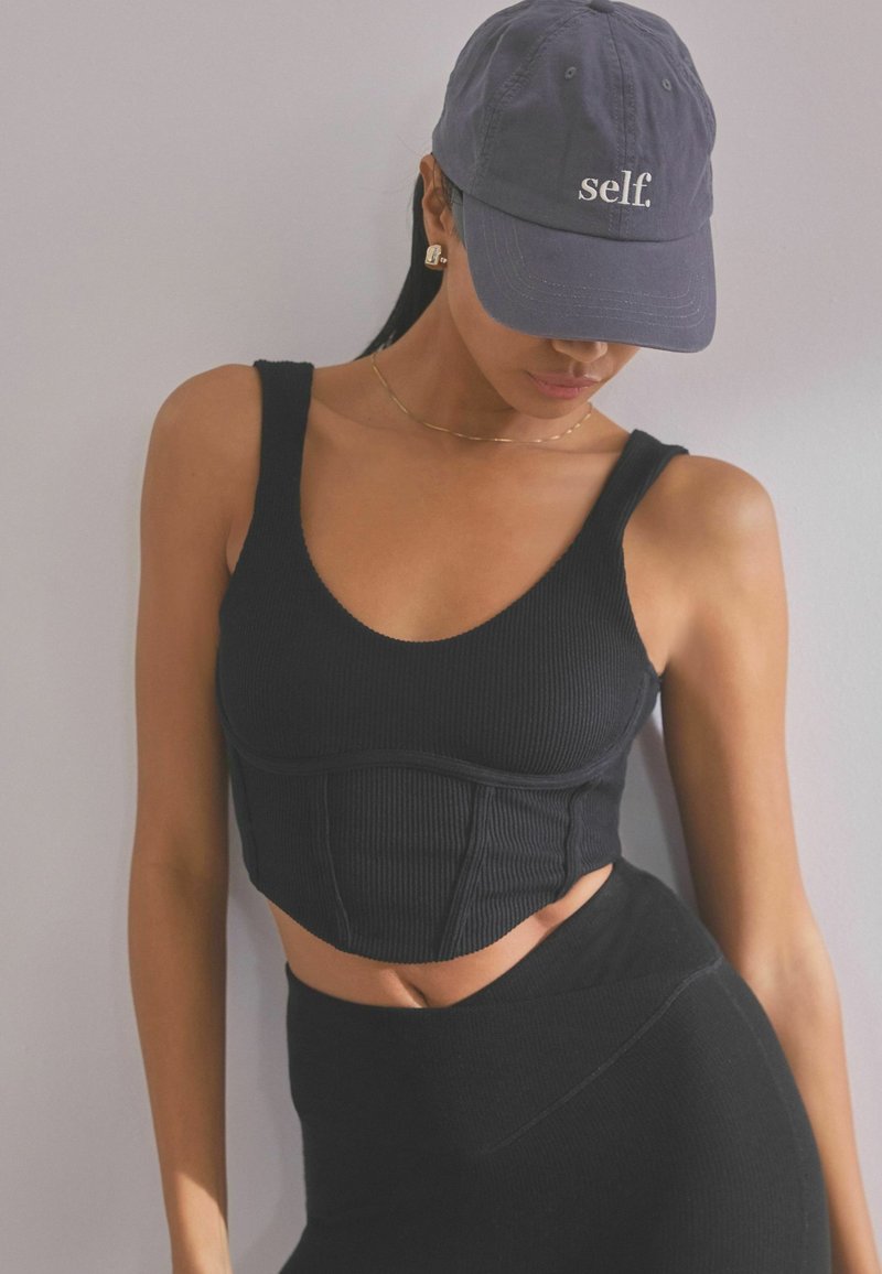 Self. SELF. SCOOP NECK   - Top - black