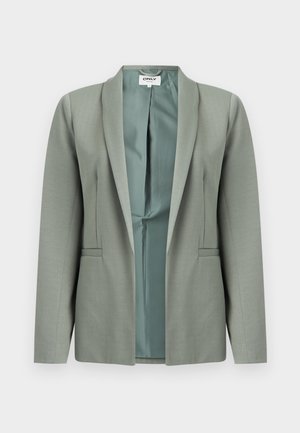 Vaaleanharmaa avoimella etuosalla varustettu bleiseri, jossa on pitkät hihat, huivikääntökäänne ja näkyvä sileä vuori, valkoista taustaa vasten esillä.