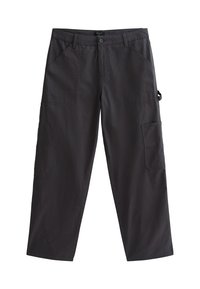 Pantaloni cargo neri con taglio dritto, dotati di due tasche frontali, una tasca laterale cargo e chiusura con bottone. Realizzati in tessuto resistente.