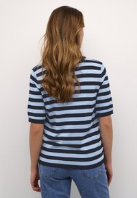 Kaffe KALIZZA - Triko s potiskem - windsurfer midnight m stripe