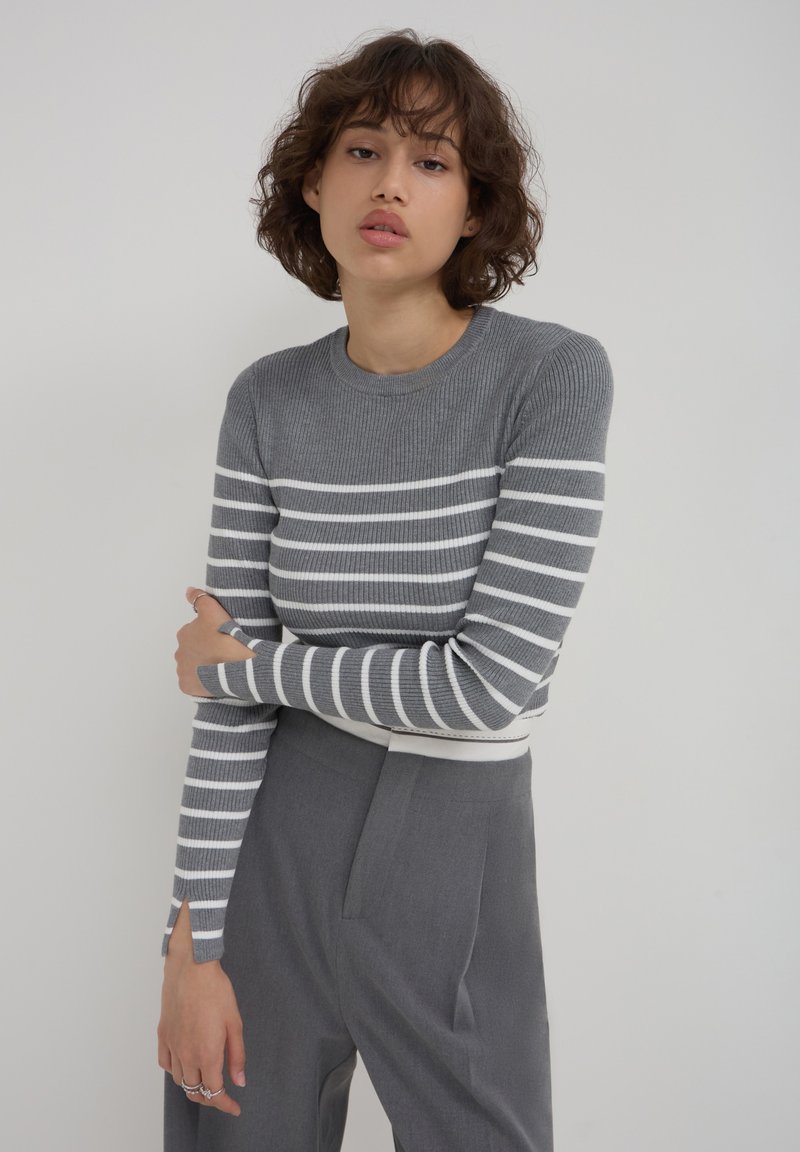 Calliope RAYÉ - Strickpullover - une variante