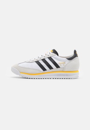 SL 72 RS UNISEX - Tenisice - footwear white/core black/spark