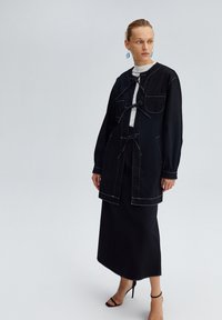 Touché Privé POCKET DETAILED - Džínová bunda - black