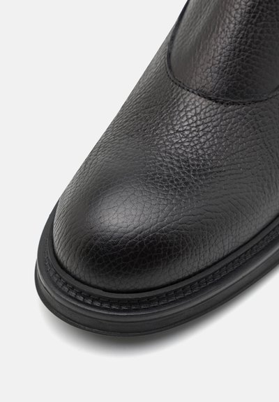 Emporio Armani Klasikiniai aulinukai - nero