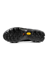 Schwarze Gummisohle mit tiefen Profilen und einem gelben Vibram-Logo; bietet ausgeprägte Griffmuster und einen orangefarbenen dreieckigen Akzent.