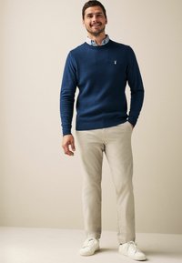 Next MOCK CREW - Stickad tröja - navy blue mini cable