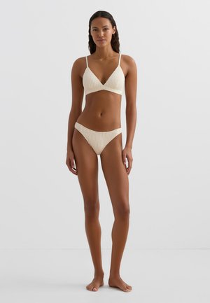 OYSHO BUBBLE-TEXTURE CROCHET TRIANGLE - Bikini pezzo sopra - stone