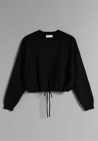 Schwarzer, verkürzter Pullover aus weichem Stoff, mit rundem Halsausschnitt, langen Ärmeln und einem Kordelzug am Saum für eine verstellbare Passform.