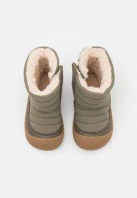 Wheat DELANEY - Ziemas zābaki - dry pine