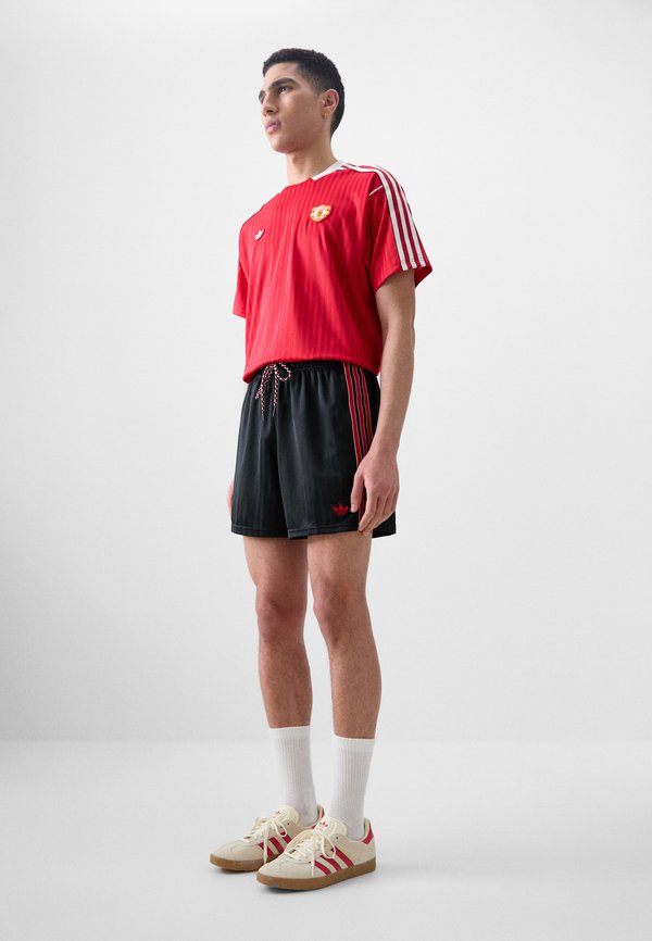 MANCHESTER UNITED ICON SHORT - Club wear3