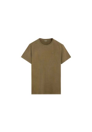 Oliwkowo-zielona koszulka z krótkim rękawem i okrągłym dekoltem, wykonana z miękkiego materiału, z małym logo na piersi i klasycznym krojem.
