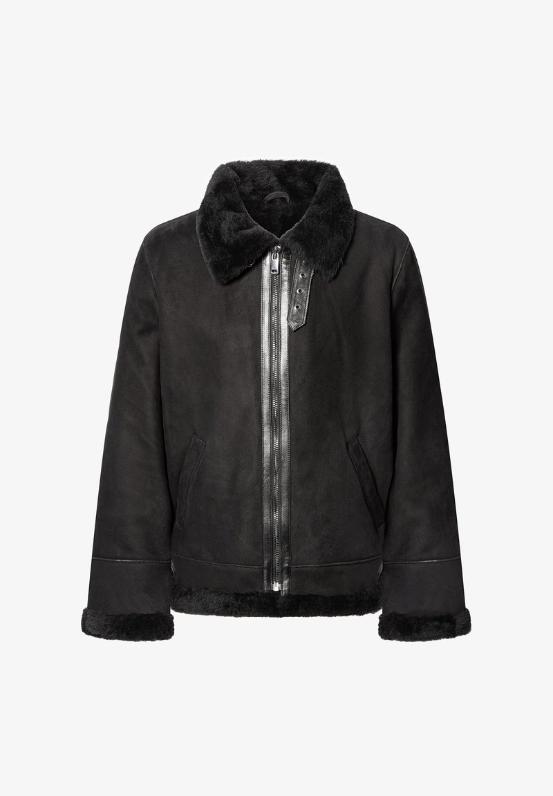 Schwarze Lammfelljacke mit einem weichen Fellkragen, Reißverschluss und Seitentaschen. Hergestellt aus einem glatten Material mit einer strukturierten Oberfläche.